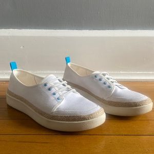 Vionic white canvas slip on shoe